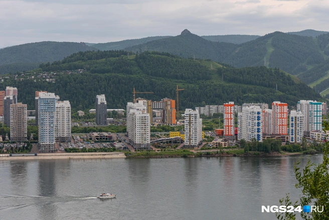 Еле заметный смог над городом  | Источник: Мария Ленц / NGS24.RU