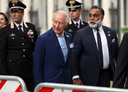 Карл III сильно изменился: придворные говорят о странных переменах в характере короля