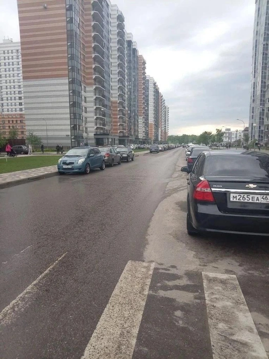 В ЖК «Лазурный» откачали воду после того, как он засветился в новостях — и снова показали его в новостях. Зря, что ли, работали? | Источник: Мэрия Воронежа / max.ru