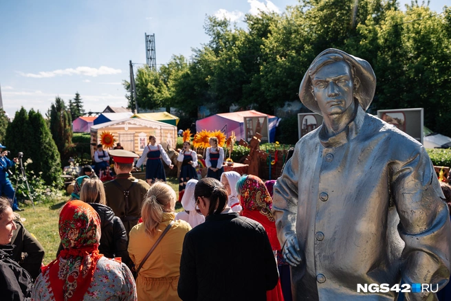 Жители предложили поменьше праздновать и устанавливать монументы | Источник: Максим Серков / NGS42.RU