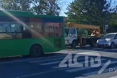 Светофор на пр. Мира в Южно-Сахалинске починили после жалоб жителей