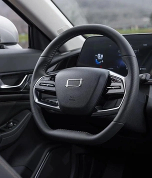 Bestune B70 вышел в России