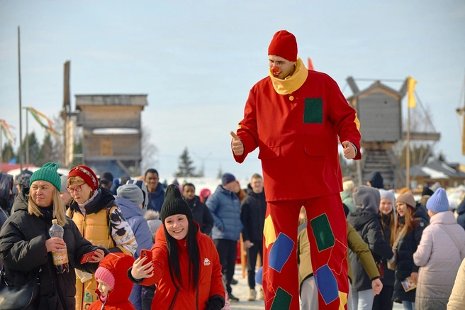 Масленичные гулянья в музее «Семёнково» | Источник: «Масленица в Семёнково: ИИ и Я!» / vk.com