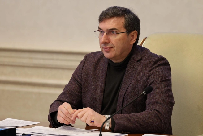 Заседание межведомственной комиссии по поддержке участников специальной военной операции и членов их семей под председательством заместителя губернатора Константина Хальзова | Источник: Nso.ru