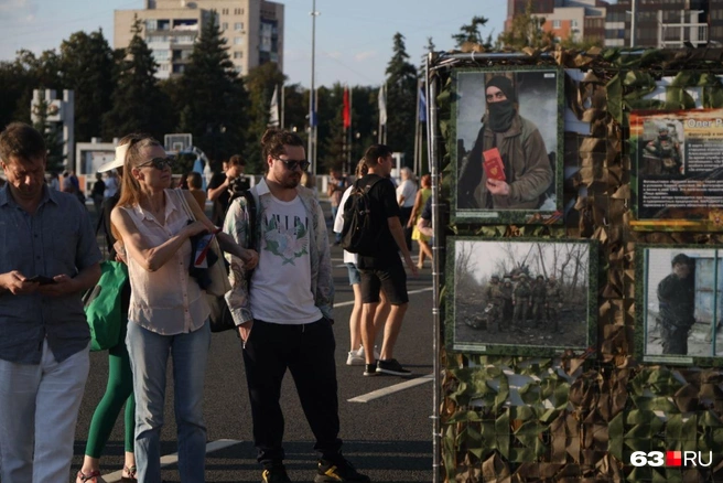 А если не любите фотографироваться, просто посмотрите фотовыставку | Источник: Роман Данилкин / 63.RU 