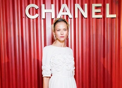 Саша Лусс на показе Chanel в Москве, 31 мая