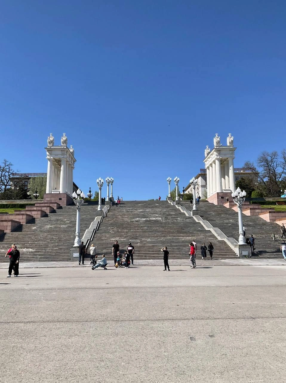 С погодой урбанисту тоже повезло | Источник: Архитектурные излишества / Telegram