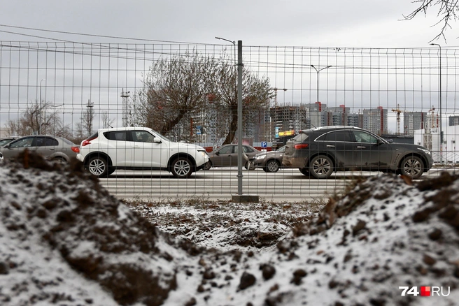Ограждение похоже на временное | Источник: Наталья Лапцевич