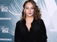 Задержанной с наркотиками Аглае Тарасовой продлили запрет действий до 2026-го — видео из зала суда