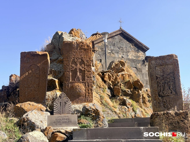 Хачкары Айраванк  | Источник: Анна Грицевич / SOCHI1.RU