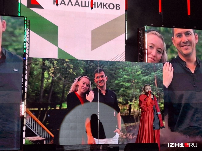 Сотрудница концерна «Калашников» спела песню, посвященную бойцам СВО | Источник: Юлия Дёмина / izh1.ru