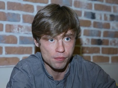 Суд обязал Александра Головина платить алименты внебрачной дочери