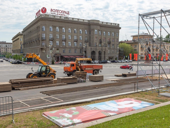 По ощущениям, в этом году зрителей на параде было меньше, чем в 2025-м | Источник: Константин Завриков / V1.RU