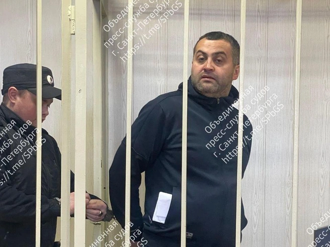 Бизнесмен Асланов, вывозивший мусор к «Невскому пятачку», два месяца проведет под стражей | Источник: Объединённая пресс-служба судов Санкт-Петербурга