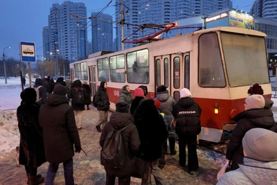 Video Poll at Postnikov Ravine: Samara Residents Complain of Tram Overcrowding