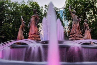 Уфимские фонтаны: график работы и светомузыка