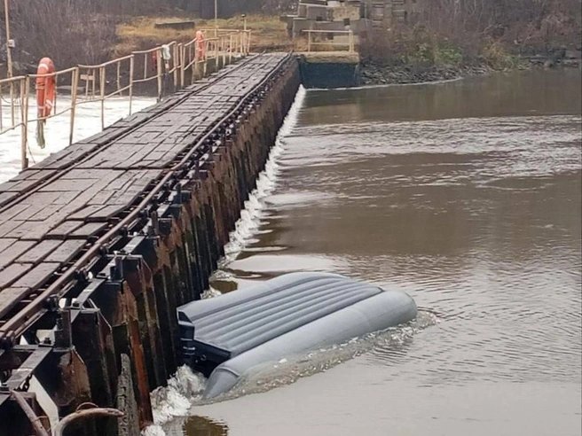 В подмосковной Коломне супруги выпали из лодки в ледяную воду | Источник: Западное МСУТ СК России / T.me