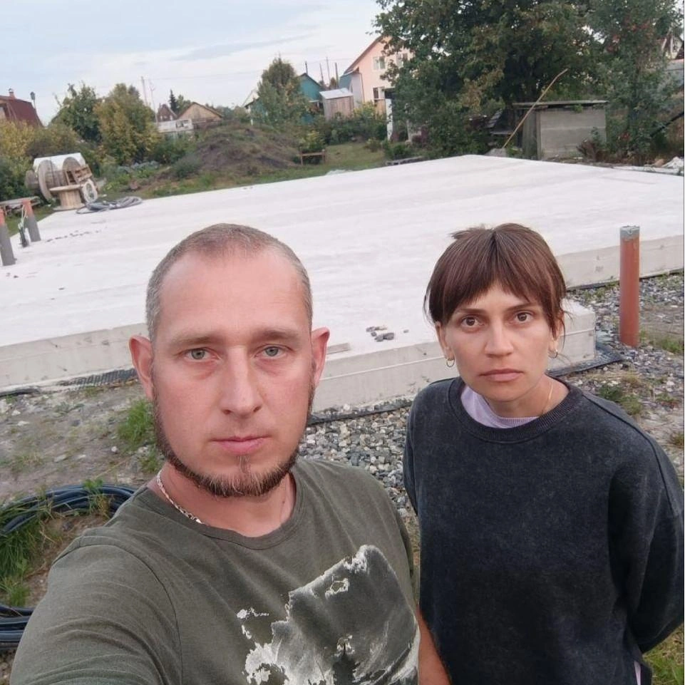 Подрядчик сделал на участке тюменцев только фундамент | Источник: Ольга Маренина