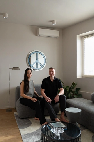 Дизайнеры 2R_BURO Марьям и Антон Разуваевы | Источник: Александр Бурнатов. Стиль: Марьям Разуваева