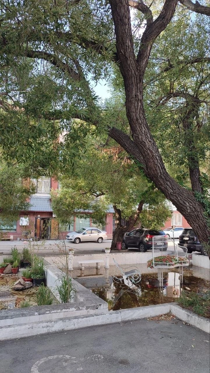 А вот как сквер выглядел раньше | Источник: Юлия Семейкина