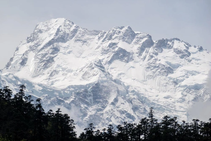 Альпинисты застряли на горе Манаслу | www.starhit.ru