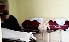 «Пойдете к другим — вам выдадут тело без головы»: похоронная компания в Томске наживается на родных умерших