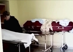 «Пойдете к другим — вам выдадут тело без головы»: похоронная компания в Томске наживается на родных умерших