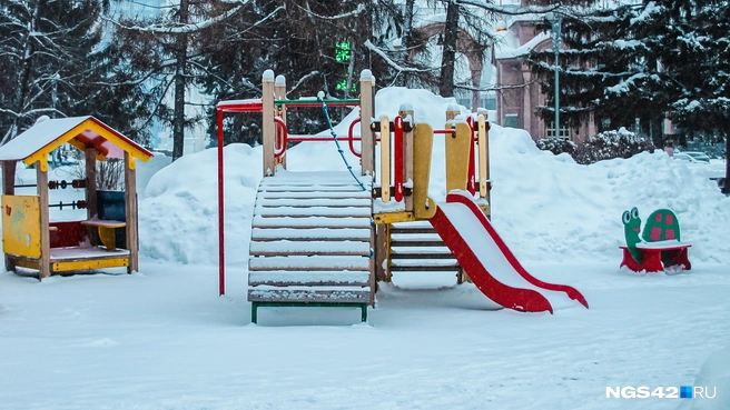 В наличии есть и детская площадка  | Источник: Лера Городецкая / NGS42.RU