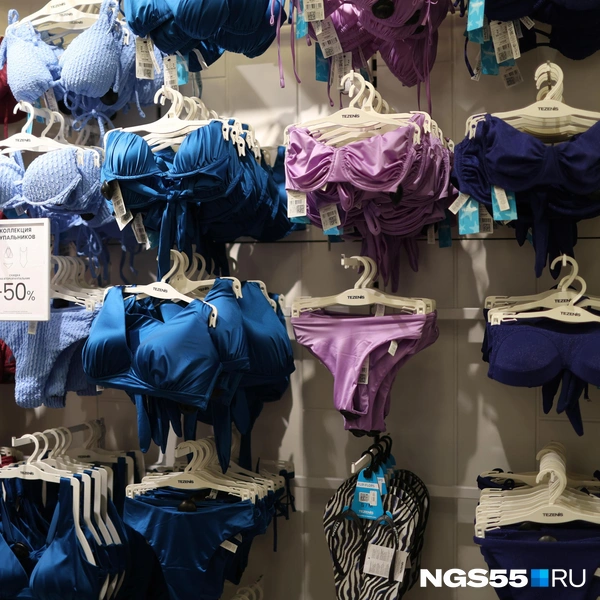 Можно найти топы и плавки разных моделей | Источник: Евгений Софийчук / NGS55.RU