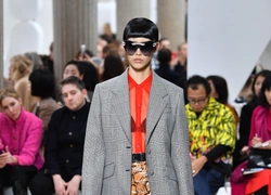 Деним, кожа и органза: фактуры для весны и лета 2019 из коллекции Miu Miu