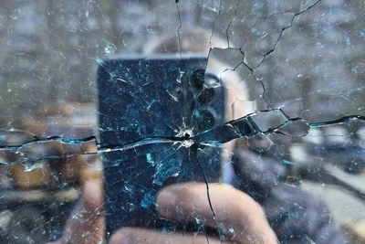 Вандалы разгромили здание супермаркета в Екатеринбурге