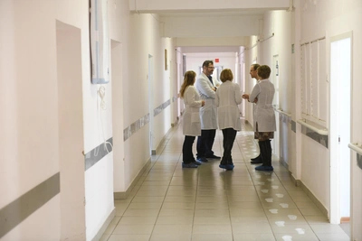 Медучреждения Саратовской области изменят график работы в мартовские праздники