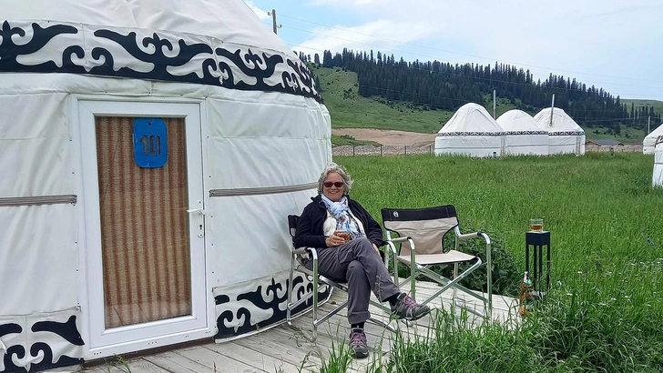 «Когда вам 65 и мочевой пузырь слабый, это сложно»: туристка рассказала, каково это — слетать в Туркменистан | Источник: Helen Jackson, via The Guardian