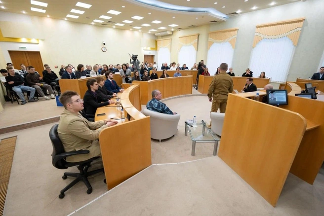 Акцию «Марафон героев» запустили в Год героев, объявленный в регионе в честь 80-летия Великой Победы | Источник: Тюменская городская дума