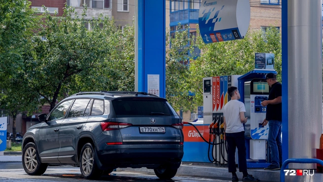 Автомобильное топливо и все, что с ним связано — одна из самых обсуждаемых тем последних дней | Источник: Наталья Лапцевич / Городские медиа