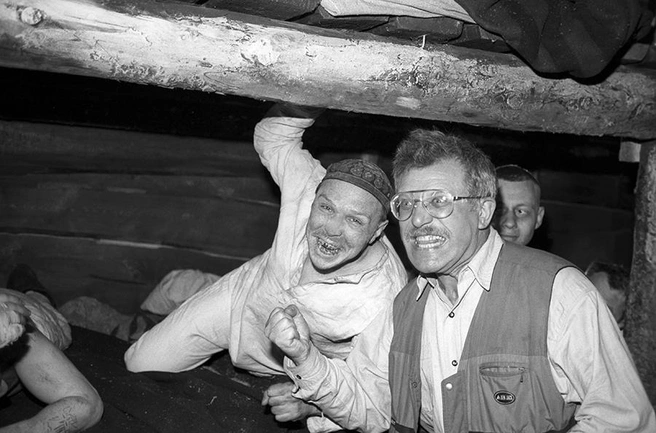 Александр Наумович создал первый советский фильм о сибирских лагерях, в котором снял Гарика Сукачева | Источник: Николай Малышев / ТАСС