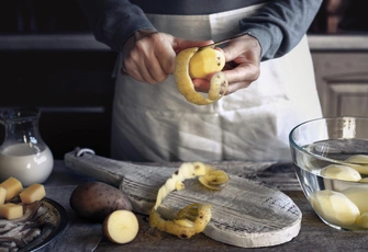 Белый, желтый, фиолетовый: какой картофель лучше варить и запекать, а какой — жарить