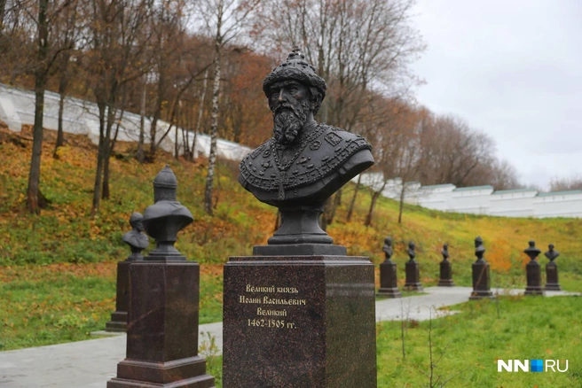 Бюсты 14 правителей появились в сквере Печерского монастыря | Источник: Пресс-служба правительства Нижегородской области