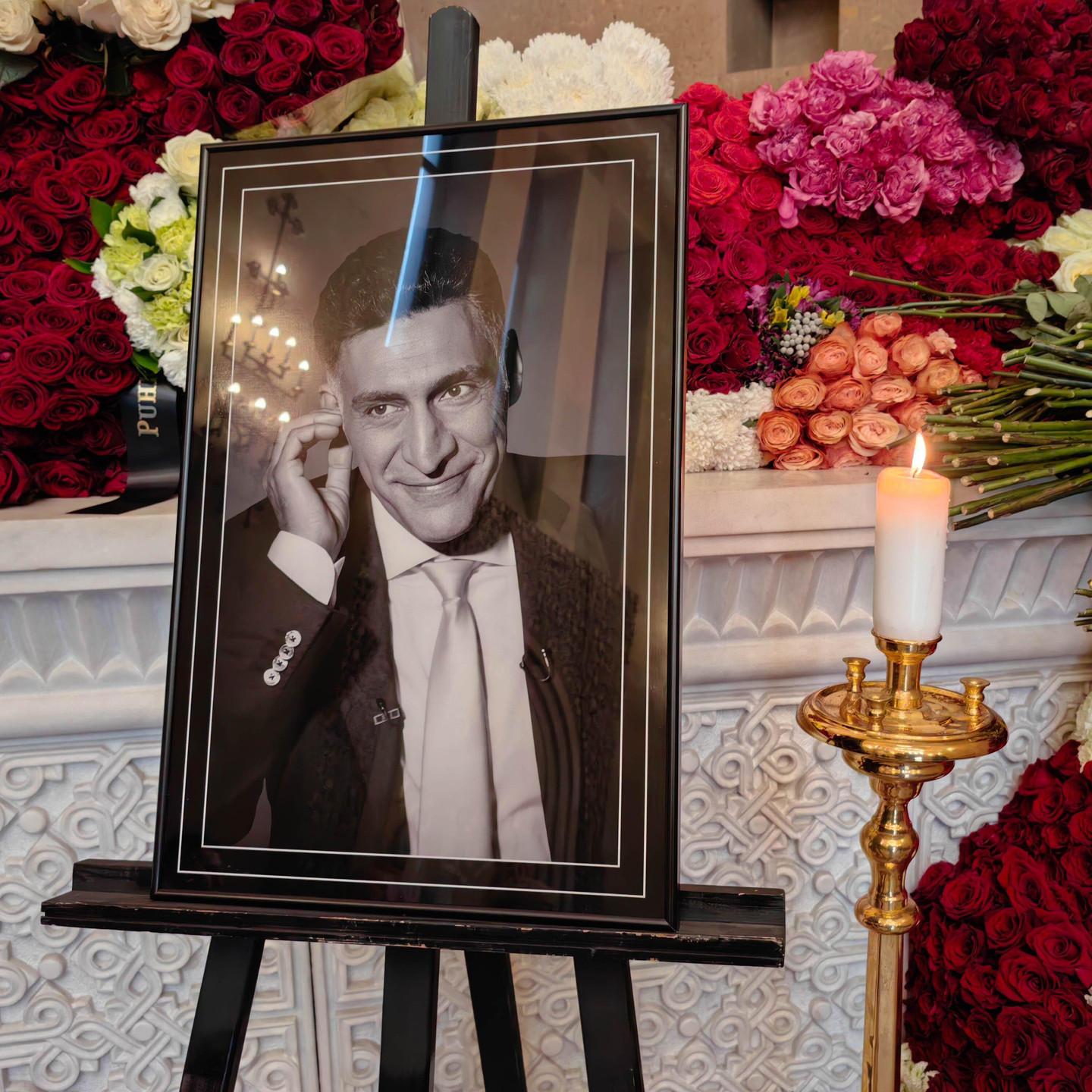 «Без тебя жизни нет». Как Симоньян и Хмельницкая с детьми держатся после ухода Тиграна Кеосаяна