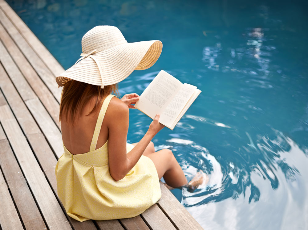 Летнее чтение: 7 бестселлеров, от которых невозможно оторваться | marieclaire.ru