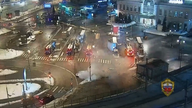 Силовики показали момент взрыва машины полицейских в Москве | Источник: МВД России
