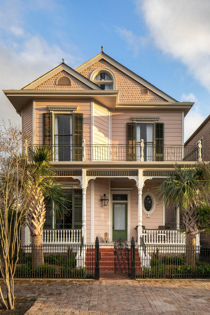 Розовый и зеленый: дом в Новом Орлеане с цветным фасадом