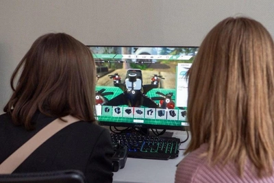 Как школьников Петербурга учат работать с беспилотниками