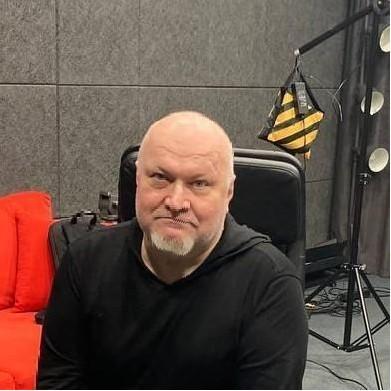 <p>Андрей Санников</p>