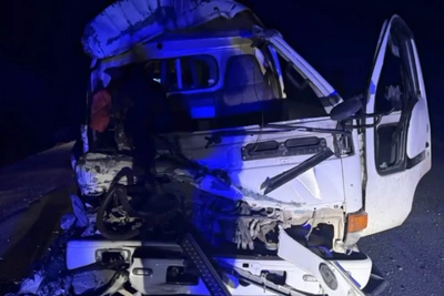 Грузовик столкнулся с фурой на трассе «Амур»: один погиб