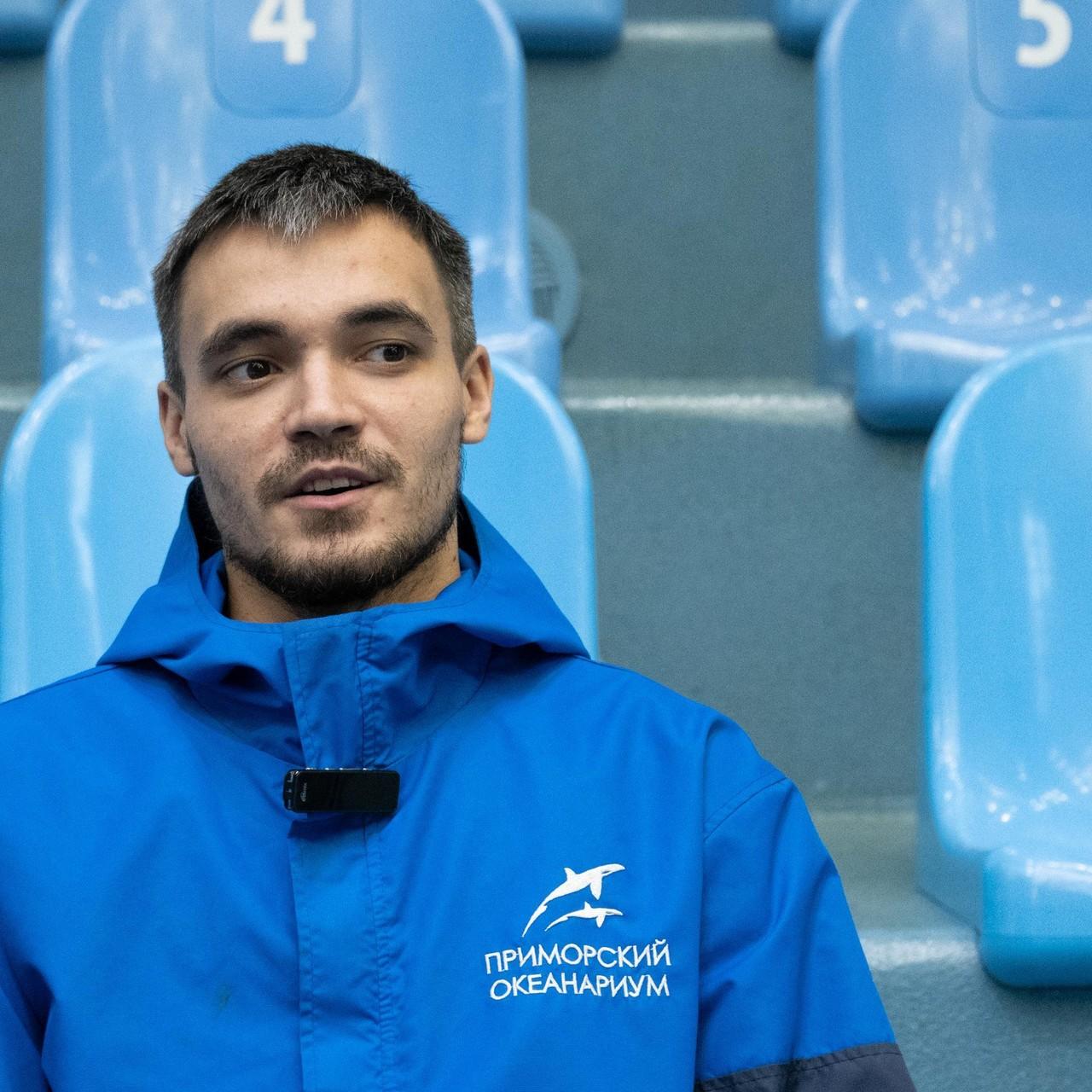 <p>Владислав Глухарев</p>