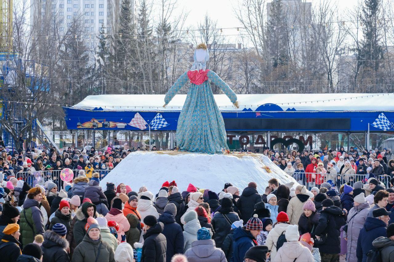 Не жизнь, а масленица: как Уфа провожала зиму в парке Якутова