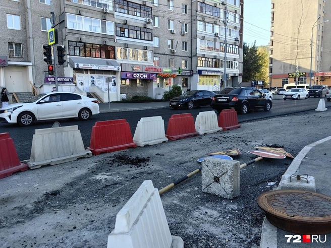 Полоса всё еще недоступна для проезда  | Источник: Павел Красоткин / 72.RU 