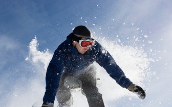 Что безопаснее: лыжи или сноуборд?