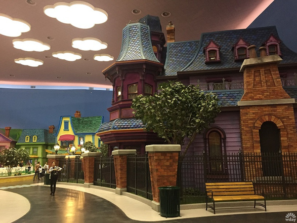 Парк Warner Bros. World Abu Dhabi на острове Яс